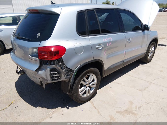 Volkswagen Tiguan S