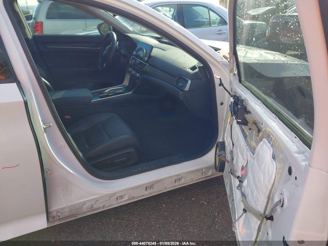 Honda Accord Touring 2.0t