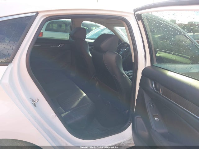 Honda Accord Touring 2.0t
