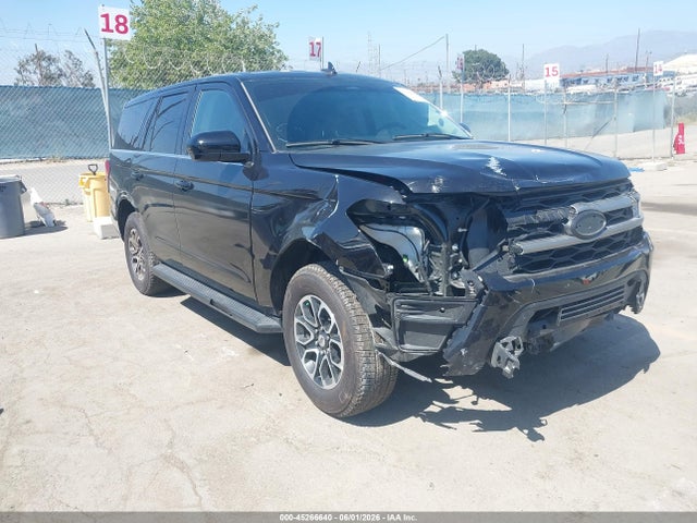 Salvage Ford Expedition Image