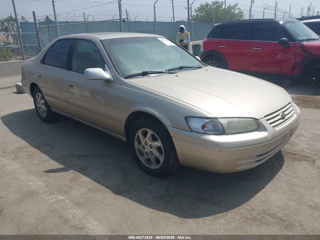 Salvage Toyota Camry Image