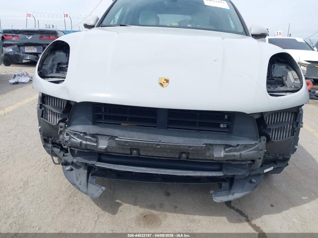 Porsche Macan S