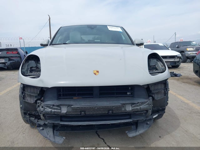 Porsche Macan S