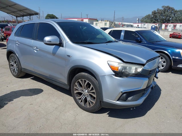 Salvage Mitsubishi Outlander Image