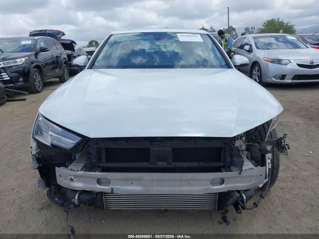 Audi A4 2.0t Ultra Premium