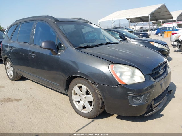 Salvage Kia Rondo Image