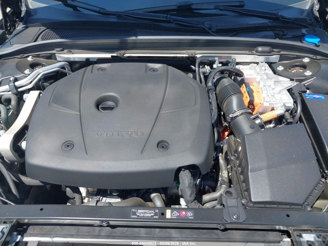 Volvo S60 Recharge Plug-in Hybrid T8 Plus Dark Theme