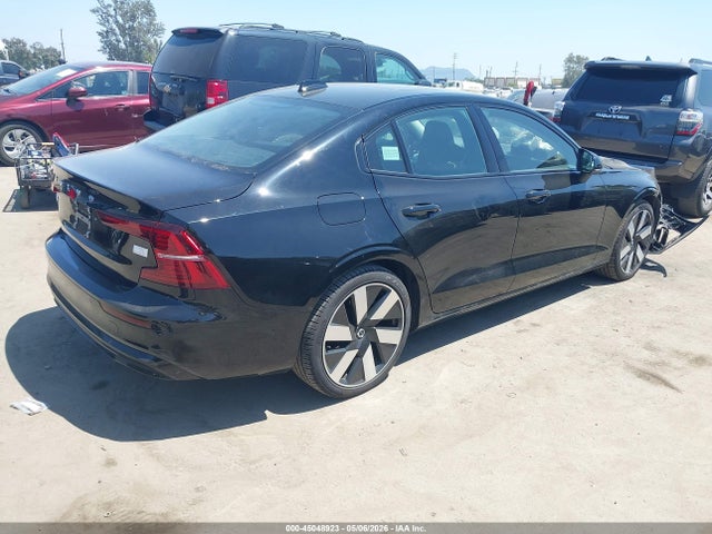 Volvo S60 Recharge Plug-in Hybrid T8 Plus Dark Theme