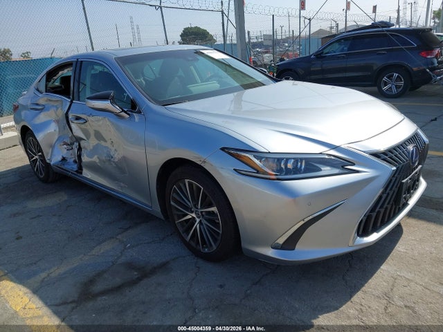 Salvage Lexus Es Image