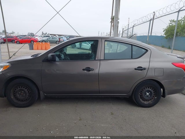 Nissan Versa 1.6 S+