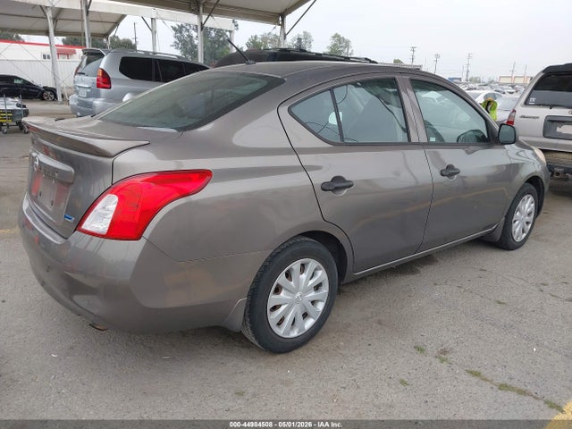 Nissan Versa 1.6 S+