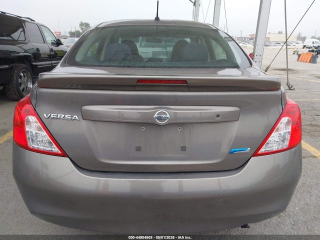 Nissan Versa 1.6 S+