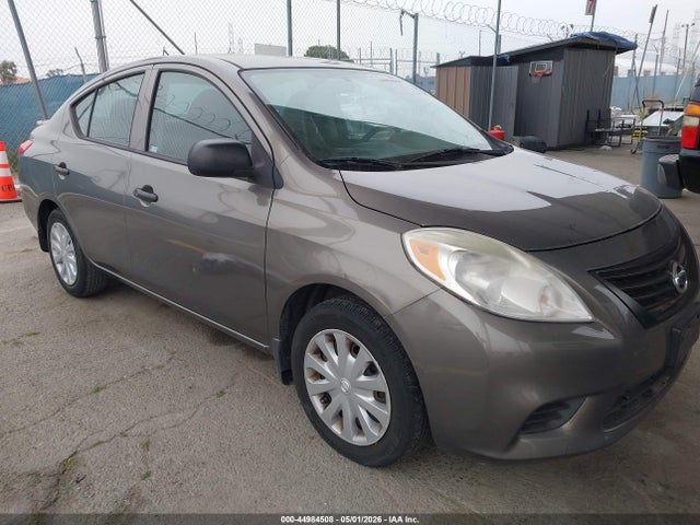 Salvage Nissan Versa Image