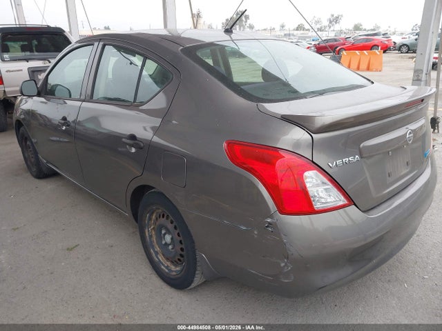 Nissan Versa 1.6 S+