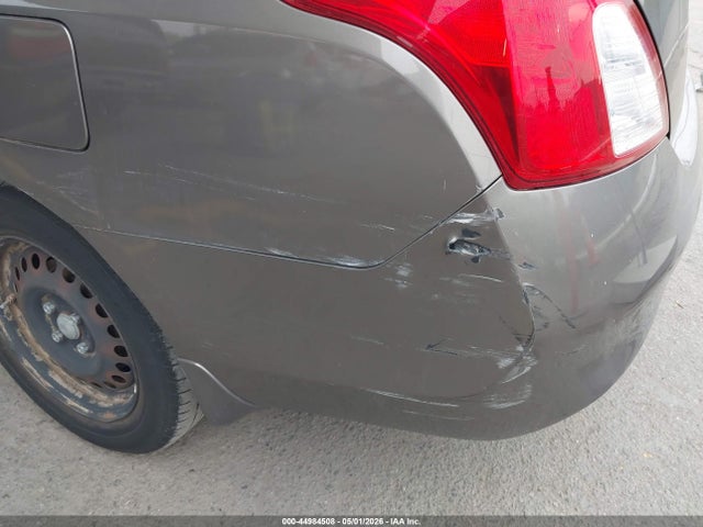 Nissan Versa 1.6 S+