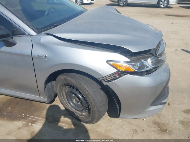 Toyota Camry Le Hybrid