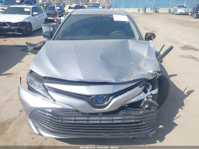 Toyota Camry Le Hybrid