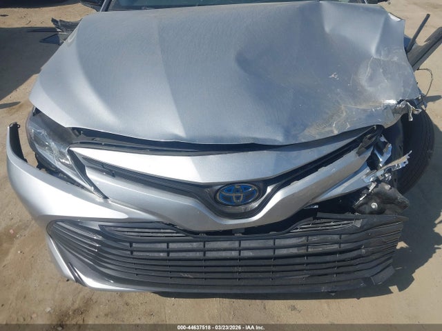 Toyota Camry Le Hybrid