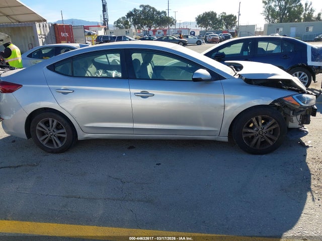 Hyundai ELANTRA Sel