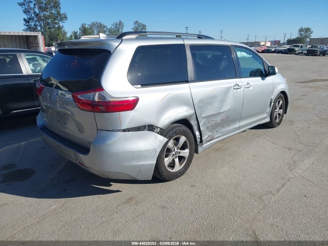 Toyota Sienna Le 8 Passenger