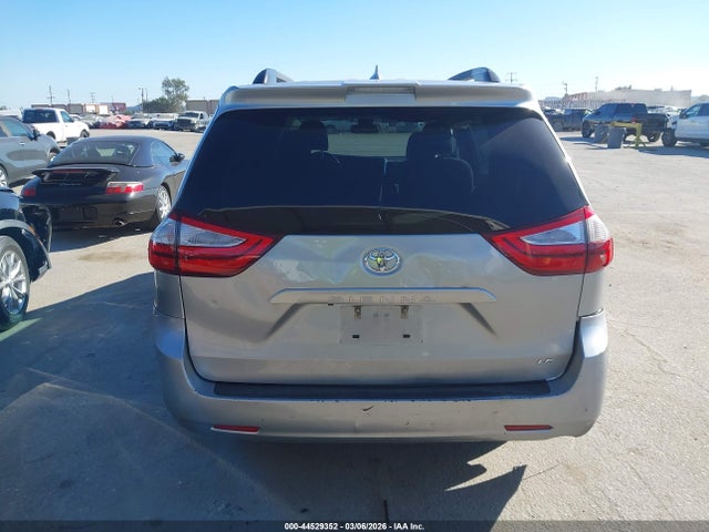 Toyota Sienna Le 8 Passenger