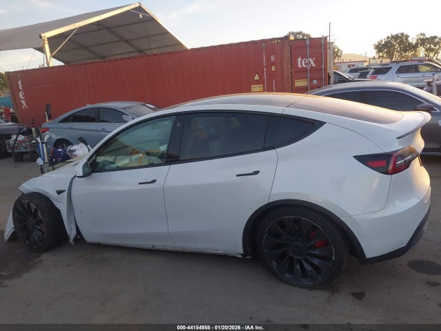Tesla Model Y Performance Dual Motor All-wheel Drive