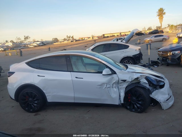 Tesla Model Y Performance Dual Motor All-wheel Drive