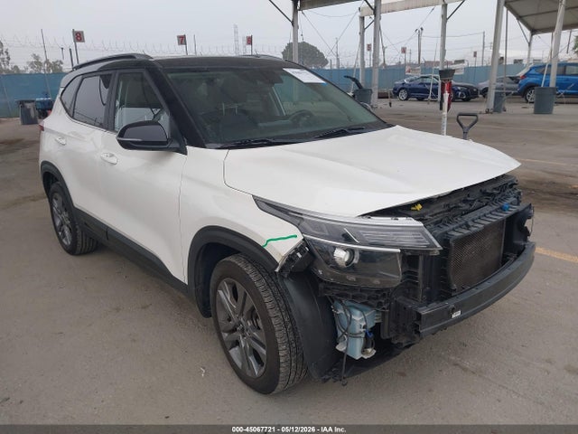 Salvage Kia Seltos Image