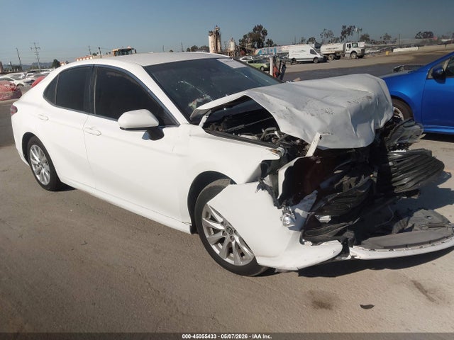 Salvage Toyota Camry Image