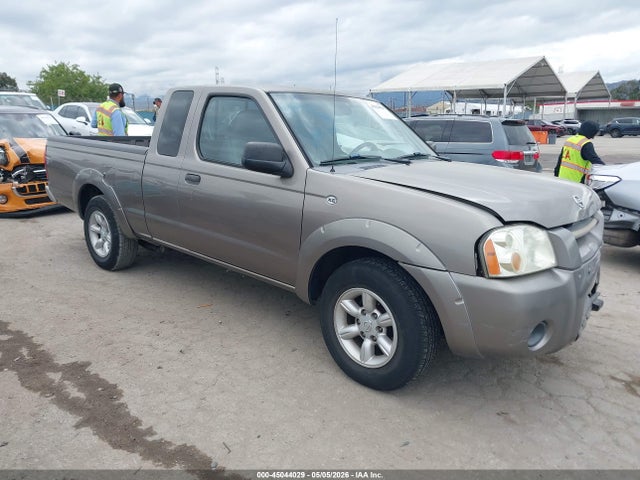 Salvage Nissan Frontier Image