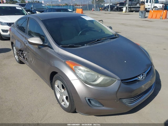 Salvage Hyundai ELANTRA Image