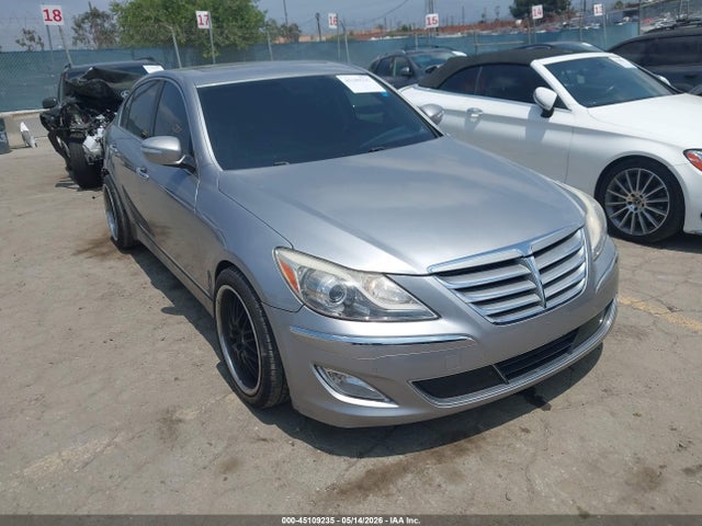Salvage Hyundai Genesis Image