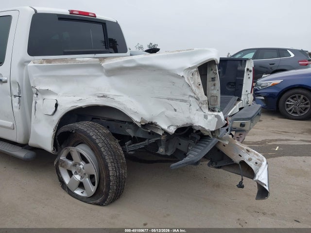 Nissan Titan Se