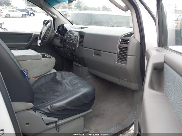 Nissan Titan Se