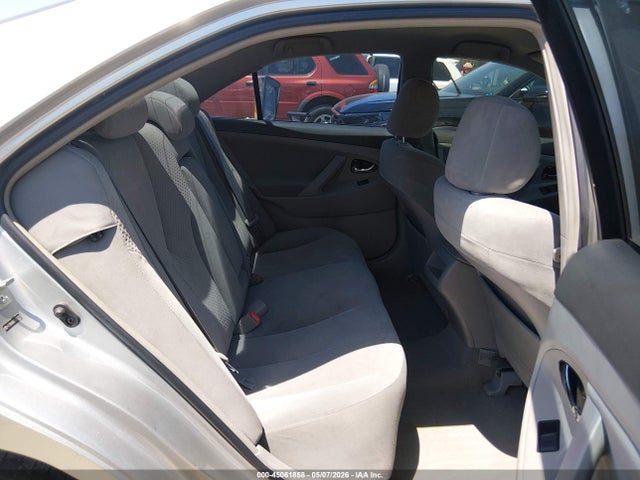 Toyota Camry Le V6