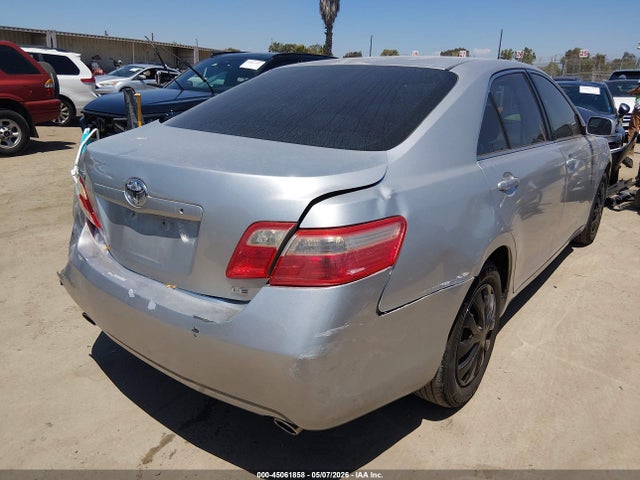 Toyota Camry Le V6