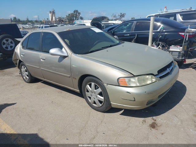 Salvage Nissan Altima Image
