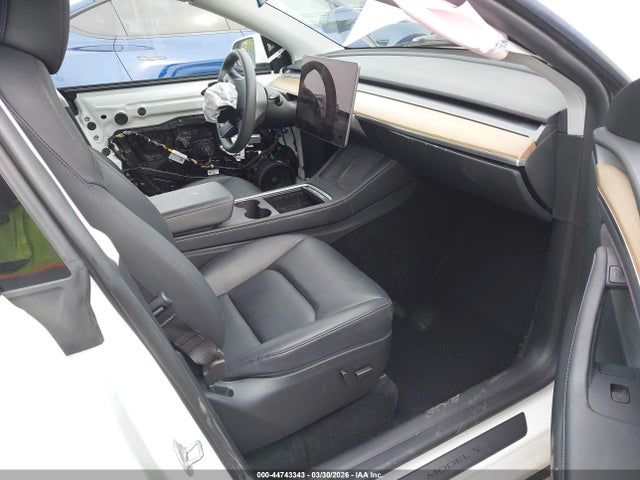 Tesla Model Y Long Range Dual Motor All-wheel Drive