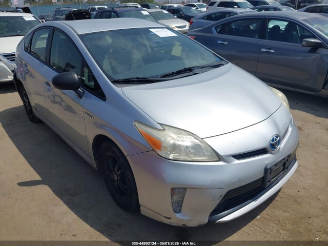 Salvage Toyota Prius Image