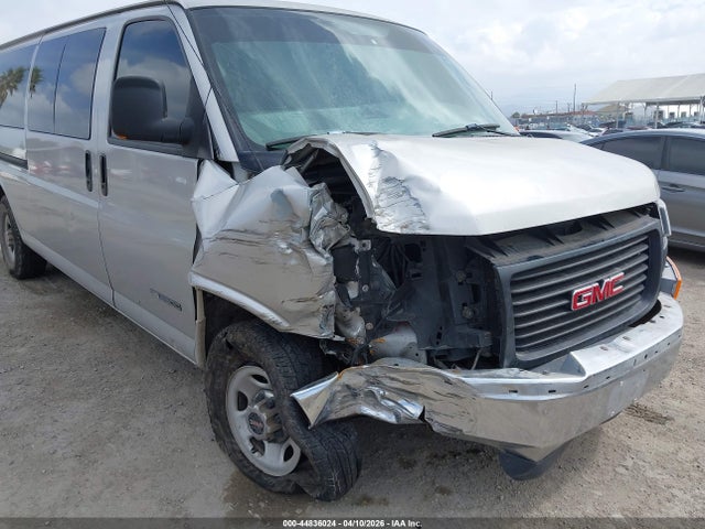 GMC Savana Standard
