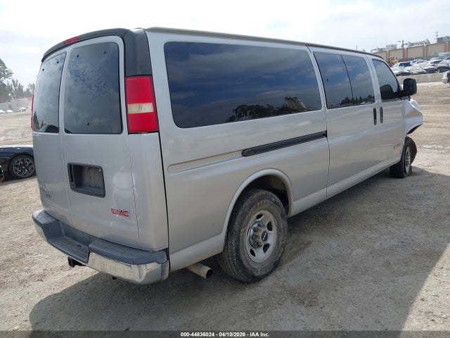 GMC Savana Standard