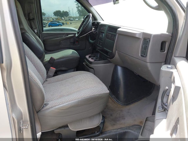 GMC Savana Standard