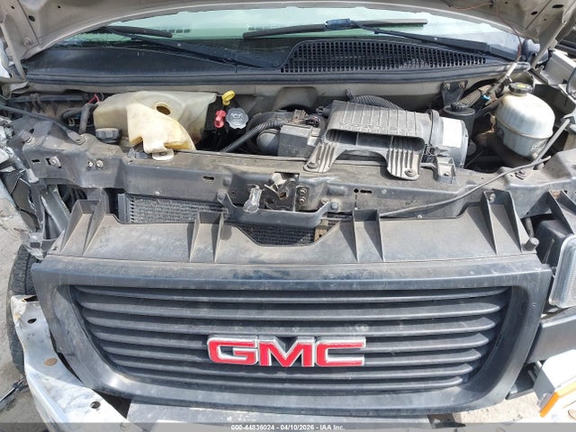 GMC Savana Standard