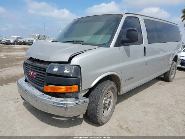GMC Savana Standard