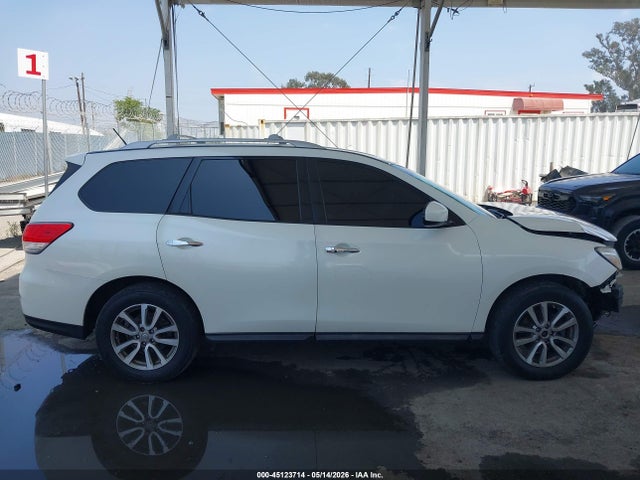Nissan Pathfinder Sv