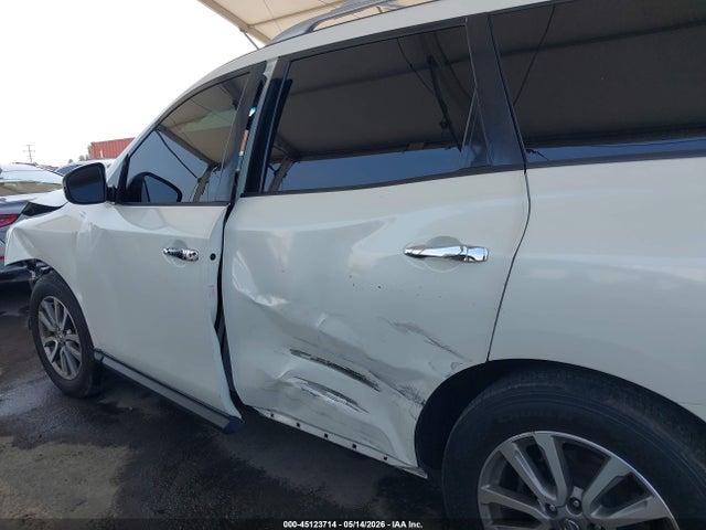 Nissan Pathfinder Sv