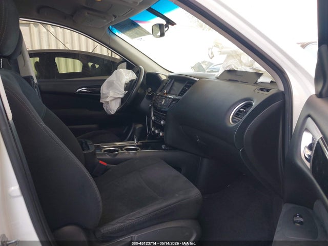 Nissan Pathfinder Sv