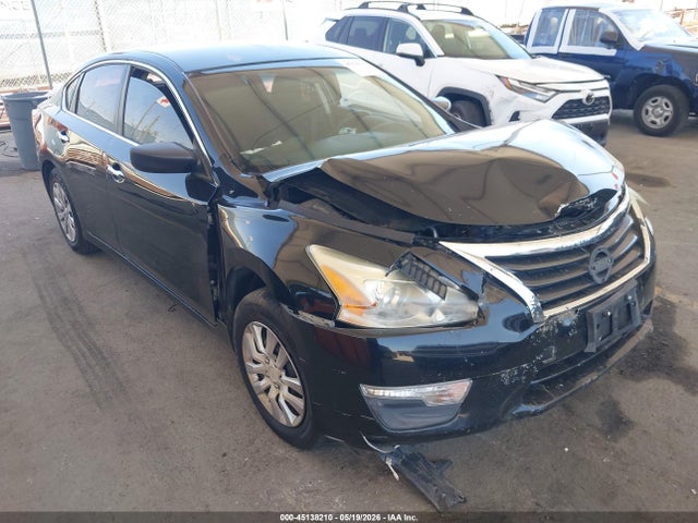 Salvage Nissan Altima Image