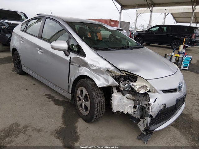 Salvage Toyota Prius Image