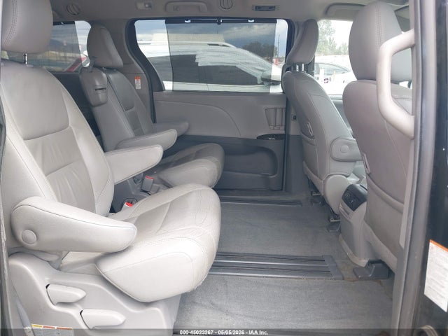 Toyota Sienna Xle 8 Passenger